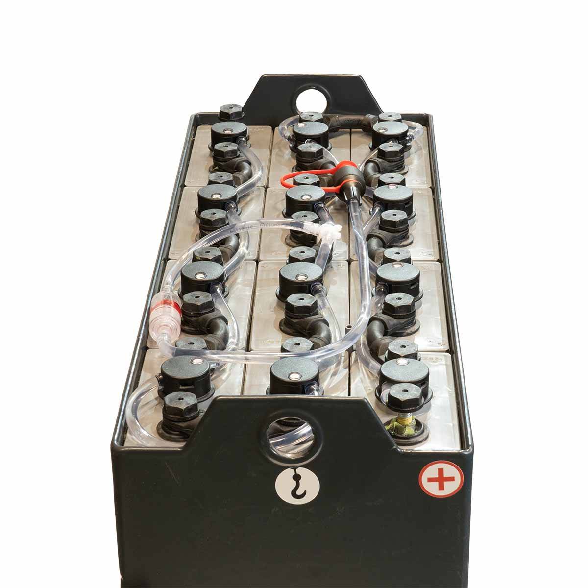 24V Gabelstaplerbatterie 4 PzB 300 Ah (643/673 * 243 * 568mm L/B/H) Trog 57314083 inkl. Aquamatik von Q-Batteries